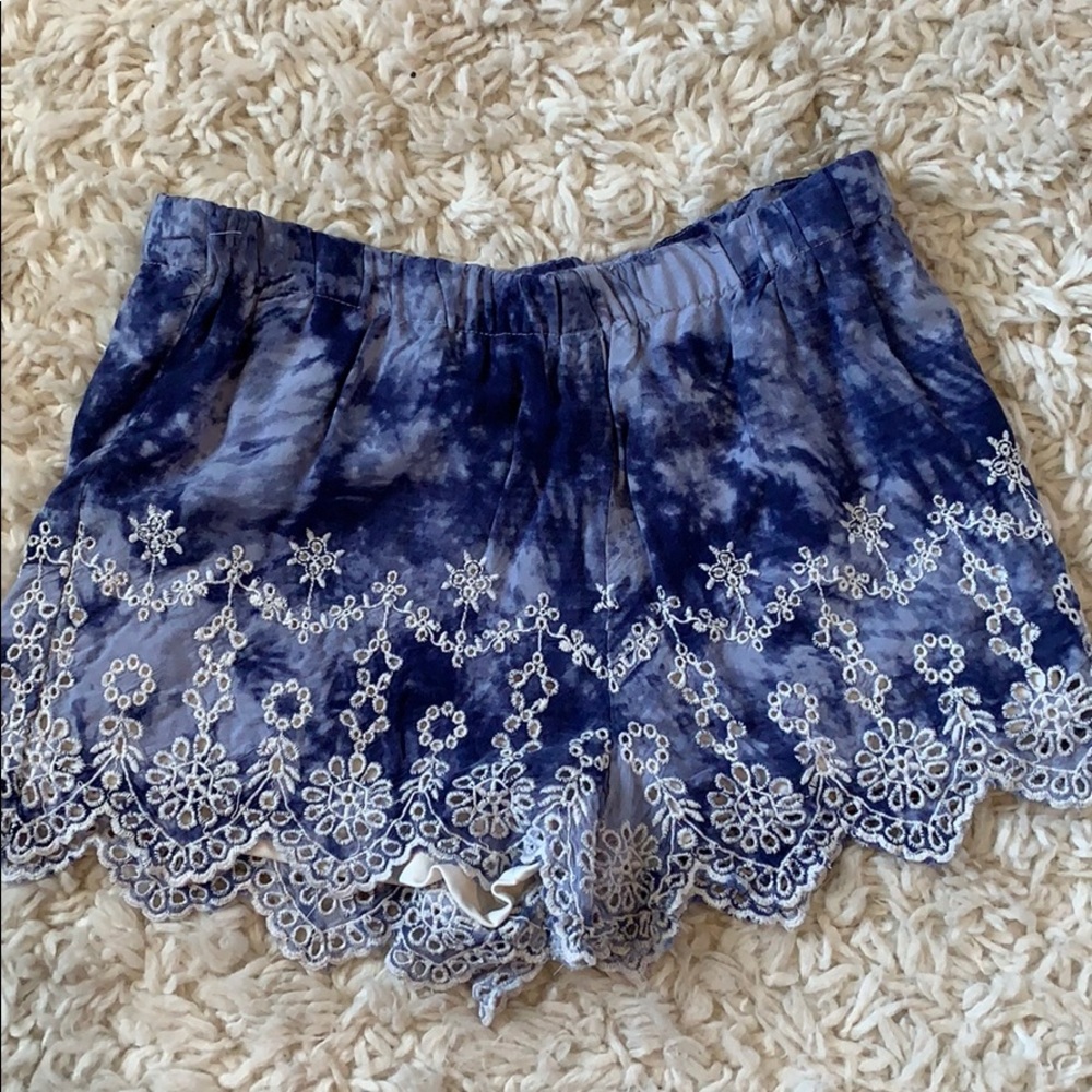 Kendal and Kylie stretchy short